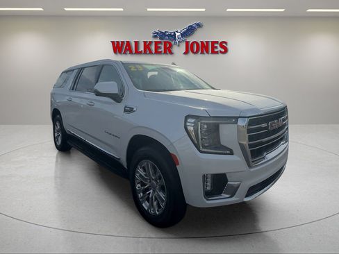 Used 2023 GMC Yukon XL SLT w/ SLT Premium Package RWD image 1