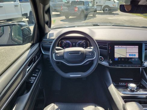 Used 2024 Jeep Wagoneer Series II RWD image 14