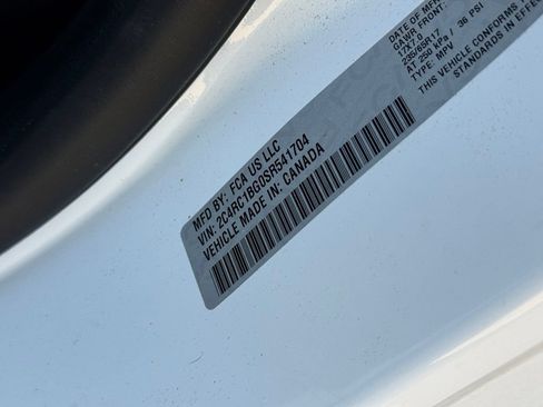 Used 2025 Chrysler Pacifica Select FWD image 10