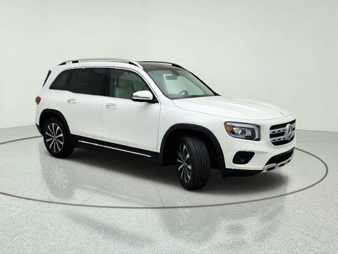 Used 2023 Mercedes-Benz GLB 250 image 5