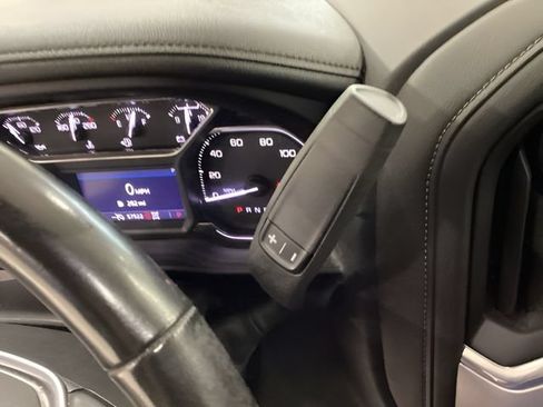 Used 2020 GMC Sierra 1500 Elevation w/ Elevation Value Package AWD/4WD image 17
