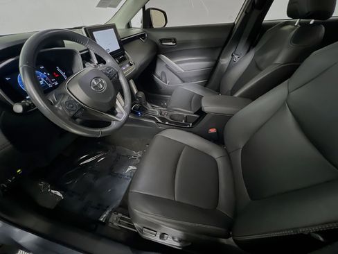 Used 2023 Toyota Corolla Cross XLE FWD image 15