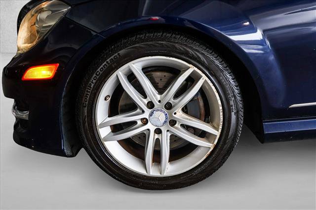 Used 2013 Mercedes-Benz C 300 4MATIC Sedan image 9