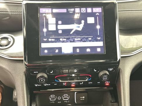 Used 2022 Jeep Grand Cherokee Altitude AWD/4WD image 13