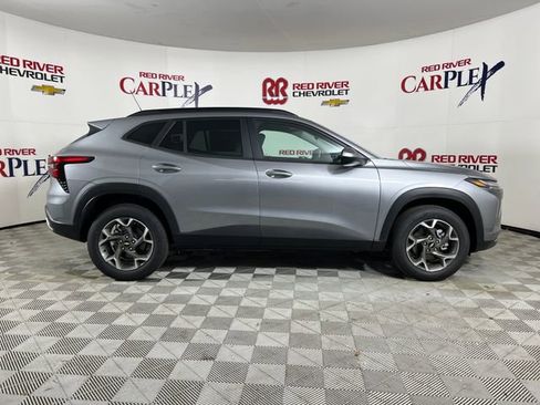 New 2026 Chevrolet Trax LT w/ Driver Confidence Package image 8