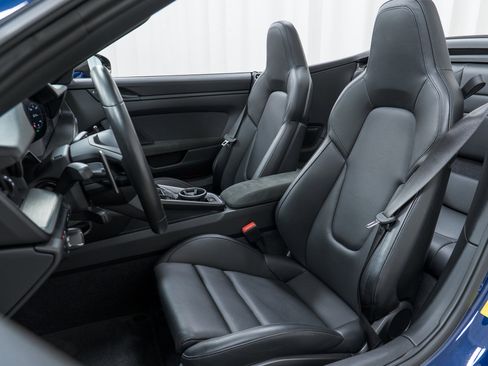 Certified 2022 Porsche 911 Carrera 4 GTS image 5