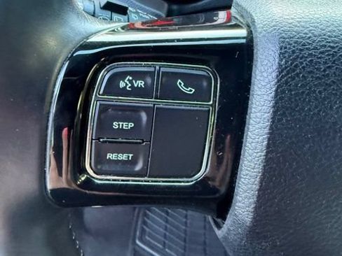 Used 2017 Dodge Grand Caravan SXT FWD image 19