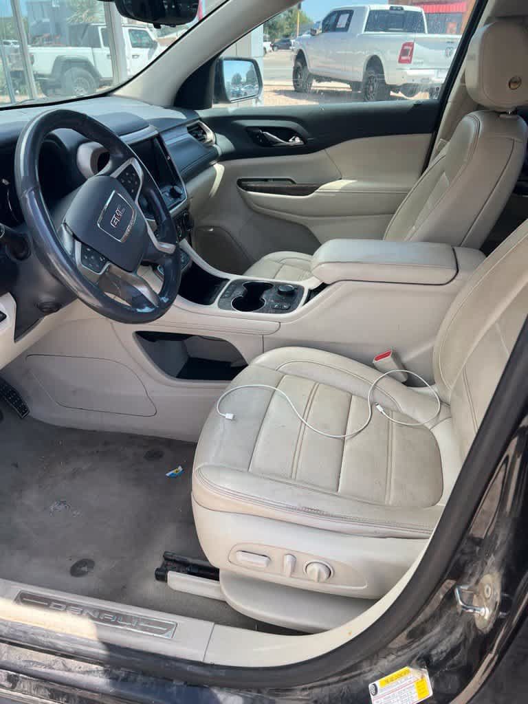 Used 2020 GMC Acadia Denali w/ Technology Package FWD image 3