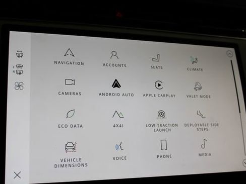 Used 2025 Land Rover Range Rover SE image 30