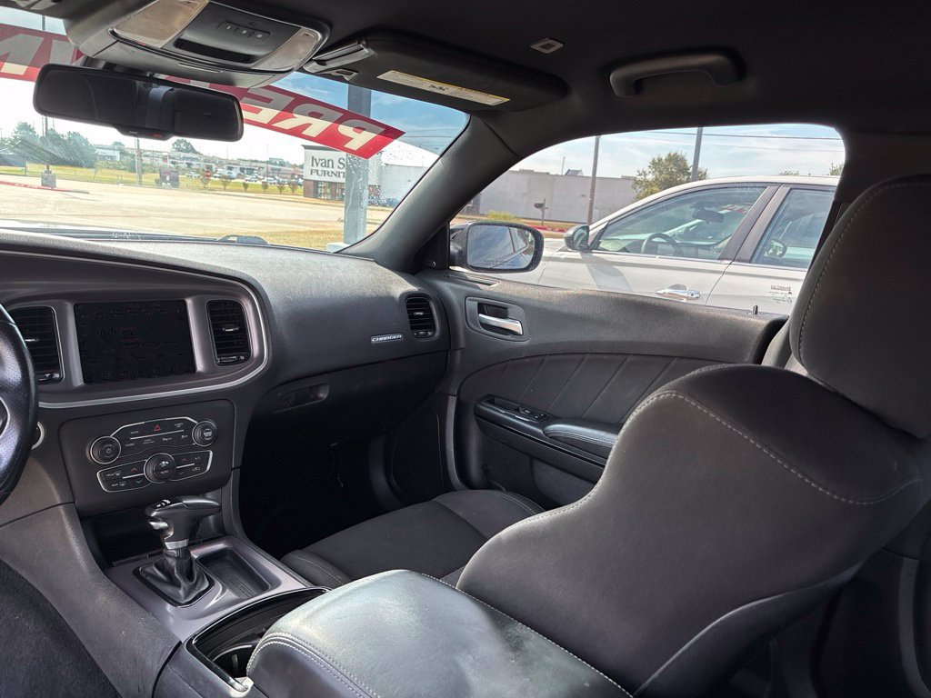 Used 2022 Dodge Charger R/T w/ Blacktop Package RWD image 33