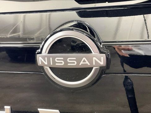 Used 2024 Nissan Pathfinder S image 42