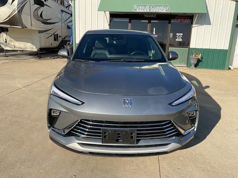 Used 2024 Buick Envista Preferred w/ Convenience I Package image 4