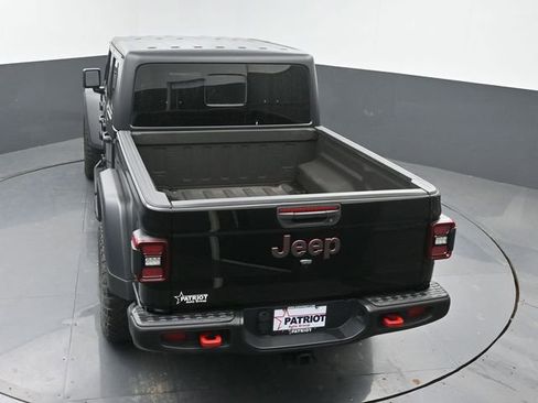 Used 2024 Jeep Gladiator Rubicon w/ Technology Group image 33