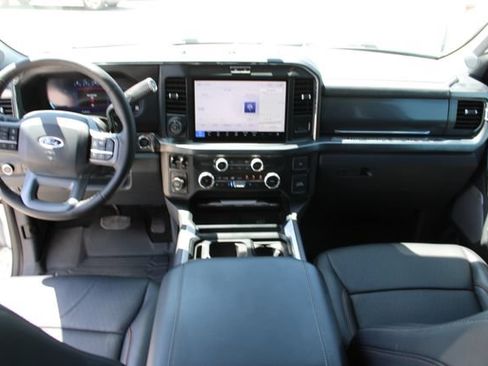 Used 2025 Ford F250 Lariat w/ Lariat Ultimate Package AWD/4WD image 17