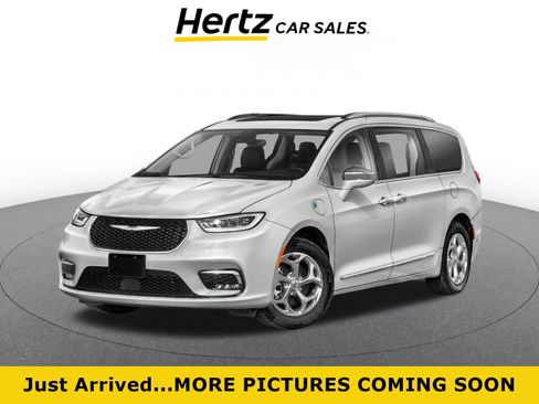 Used 2023 Chrysler Pacifica Touring-L FWD image 1