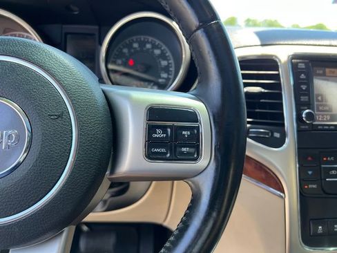 Used 2011 Jeep Grand Cherokee Limited w/ Trailer Tow Group IV AWD/4WD image 17