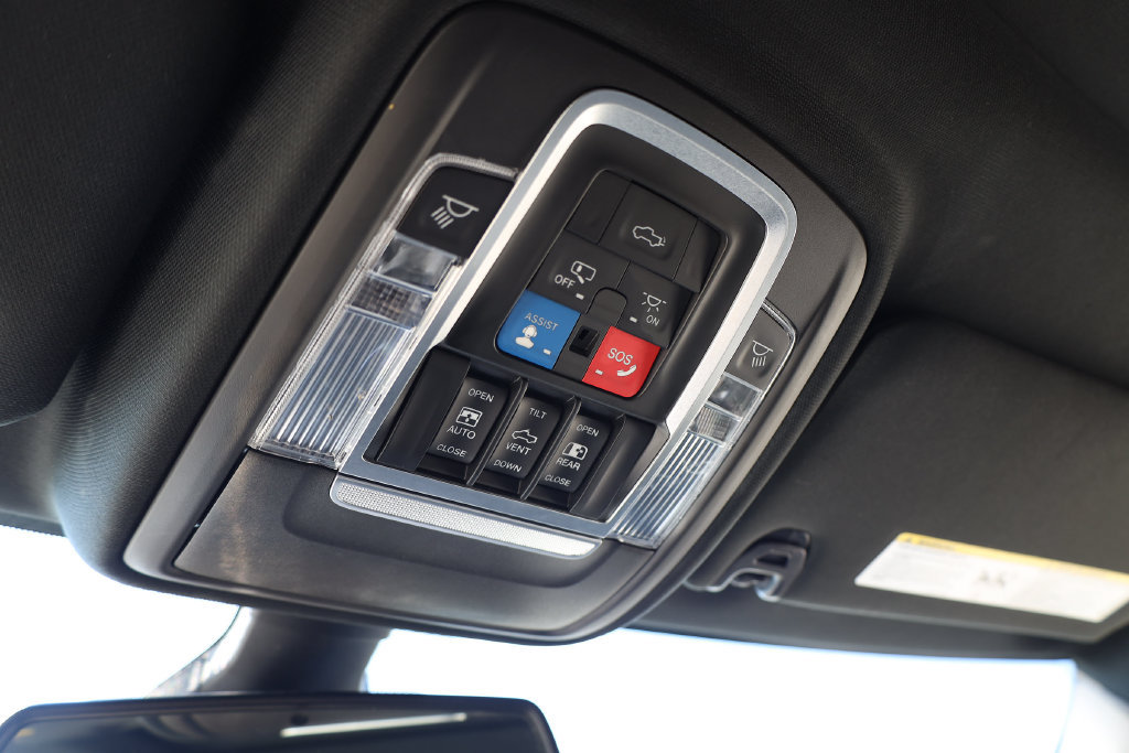 Used 2021 RAM 2500 Laramie w/ Night Edition AWD/4WD image 17