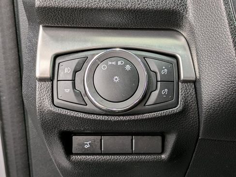 Used 2018 Ford Explorer XLT w/ Equipment Group 202A image 19