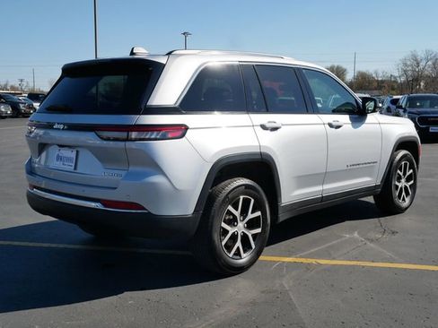 Used 2024 Jeep Grand Cherokee Limited image 4