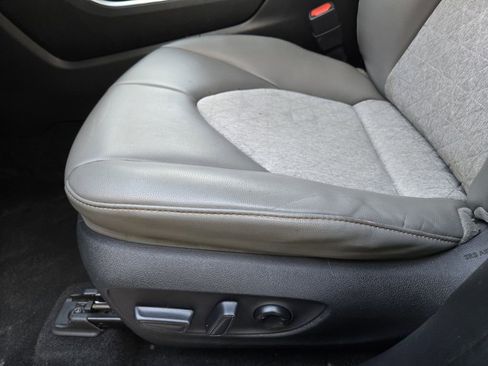 Used 2023 Toyota Highlander Bronze Edition image 16