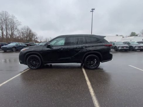 Certified 2025 Toyota Highlander XSE image 11