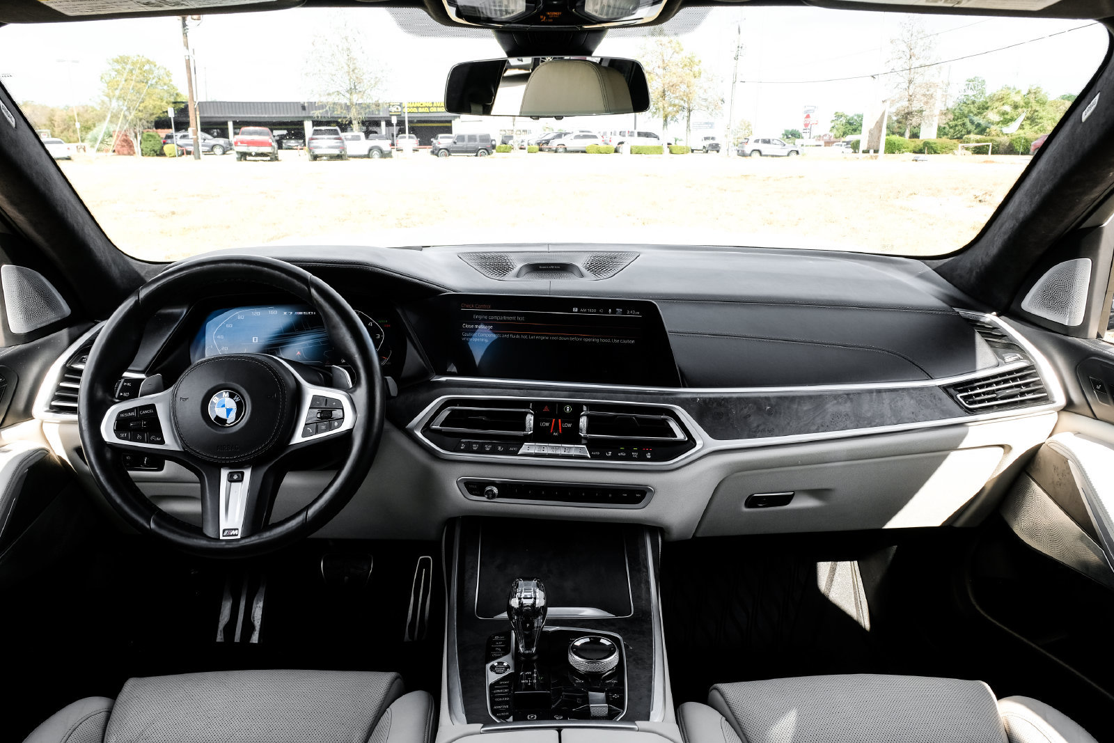 Used 2020 BMW X7 M50i w/ Dynamic Handling Package AWD/4WD image 12