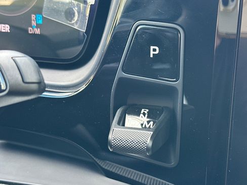 Certified 2025 Porsche Cayenne E-Hybrid AWD/4WD image 22