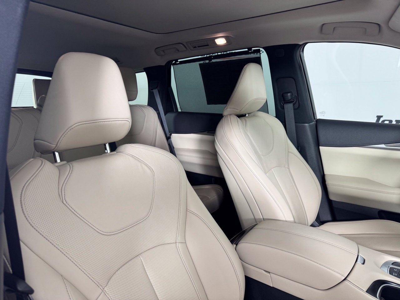 Used 2023 INFINITI QX60 Luxe w/ Cargo Package AWD/4WD image 43