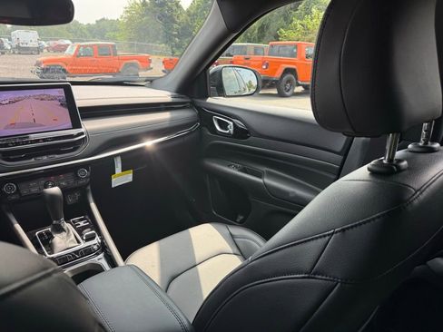 New 2025 Jeep Compass Limited w/ Sun & Sound Group image 26