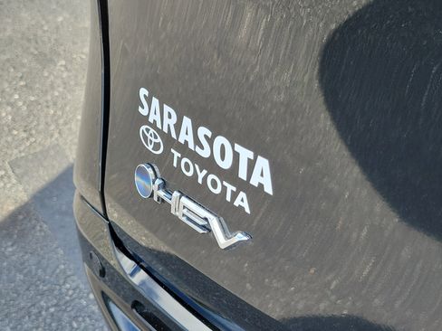 Used 2025 Toyota Sienna XSE image 11