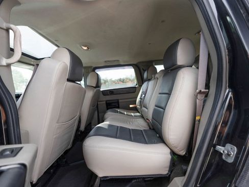 Used 2004 HUMMER H2 w/ Preferred Equipment Group image 51
