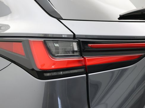 Used 2022 Lexus NX 250 FWD image 12