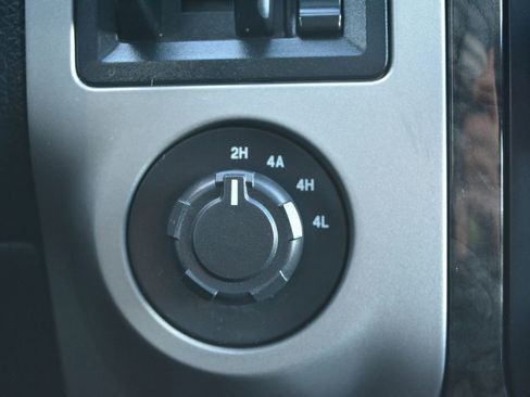 Used 2016 Ford Expedition Limited image 27