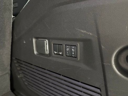 Used 2024 Chevrolet Tahoe High Country w/ Premium Package image 10