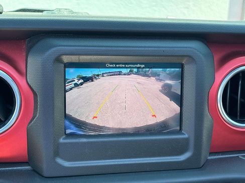 Used 2021 Jeep Wrangler Unlimited Rubicon AWD/4WD image 16