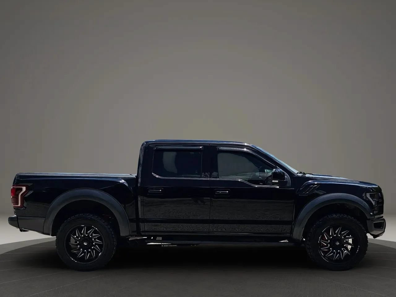Used 2019 Ford F150 Raptor w/ Equipment Group 802A Luxury AWD/4WD image 13