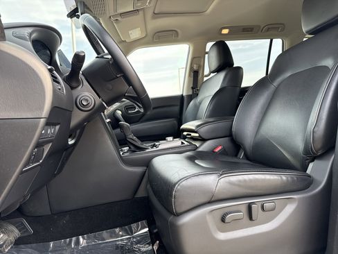 Used 2024 INFINITI QX80 Luxe image 15