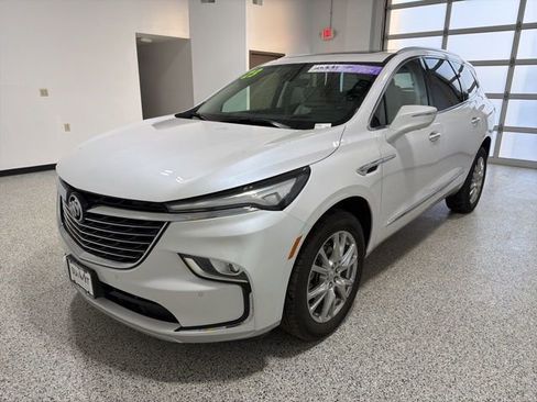 Used 2023 Buick Enclave Premium w/ Experience Buick Package image 7