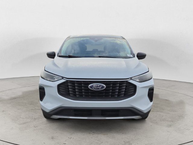 Used 2025 Ford Escape Active AWD/4WD image 2