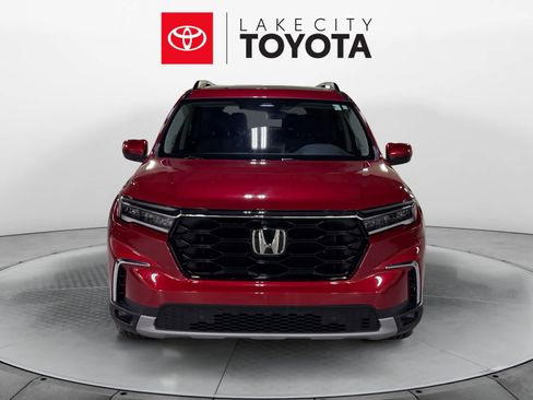 Used 2024 Honda Pilot Touring image 11