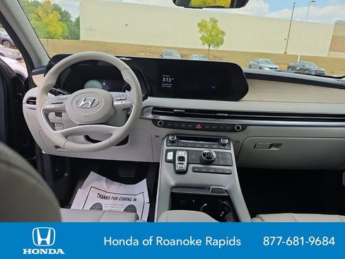 Used 2024 Hyundai Palisade Limited AWD/4WD image 13