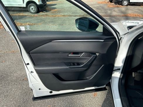 Used 2023 MAZDA CX-50 2.5 S w/ Cargo Package image 15