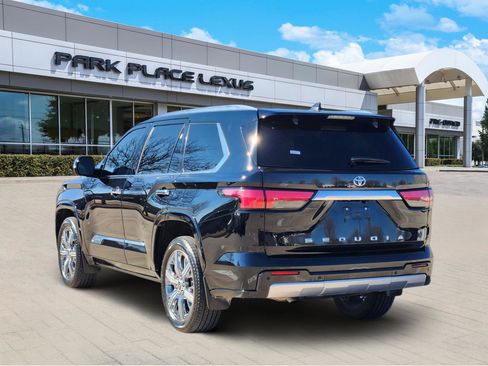 Used 2024 Toyota Sequoia Capstone image 4