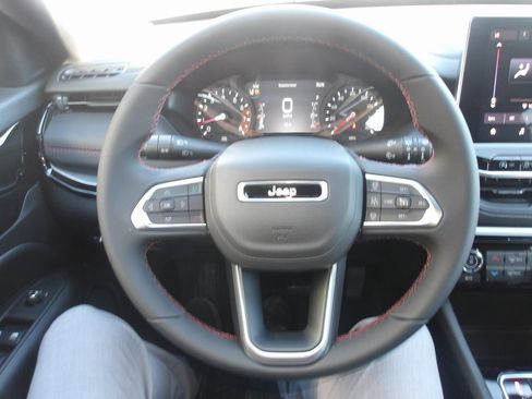 New 2025 Jeep Compass Trailhawk image 12