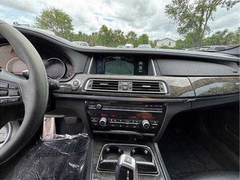 Used 2014 BMW 750i RWD image 11