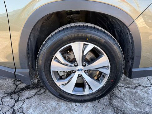 Used 2023 Subaru Ascent Premium w/ Convenience Package image 13