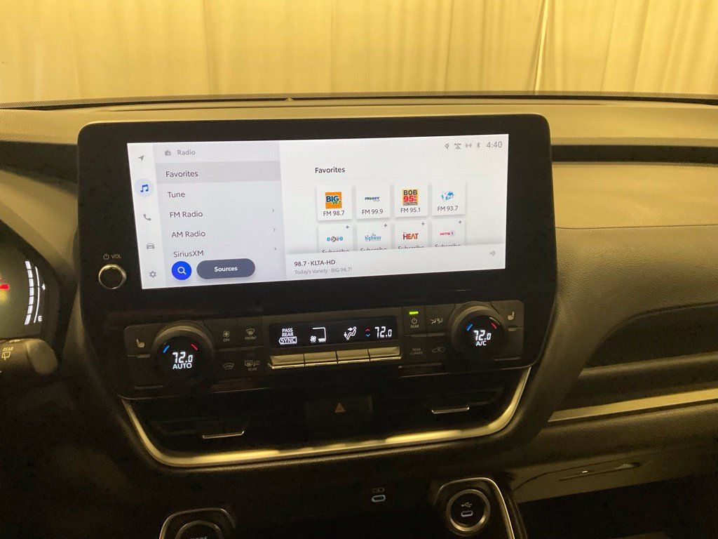 Used 2025 Toyota Grand Highlander AWD image 14