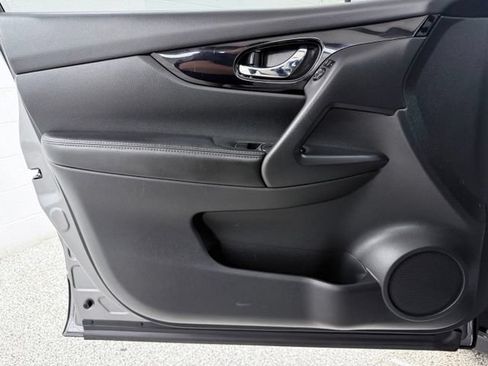 Used 2019 Nissan Rogue Sport SV FWD image 16