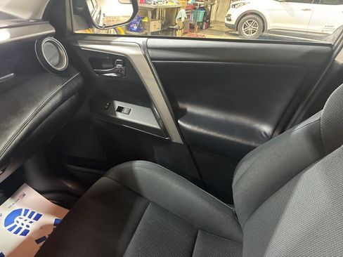 Used 2018 Toyota RAV4 XLE image 15