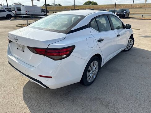 Used 2025 Nissan Sentra S FWD image 11